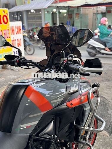 Beneli Trk cần ban