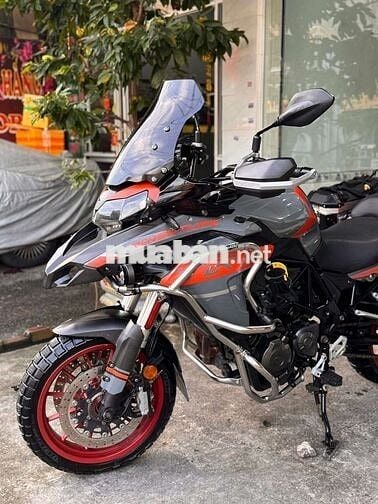 Beneli Trk cần ban