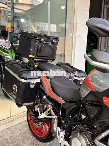 Beneli Trk cần ban