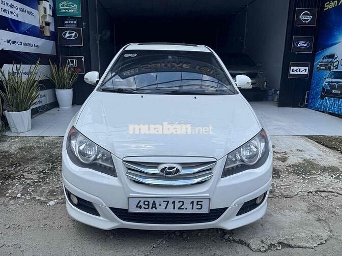 Hyundai Avante 2011 - gia đình cọp