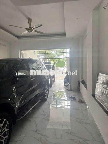 Nhà  thang máy 4,5x20 ,4 tầng ,đường 16m   , khu Dương Thị Dương