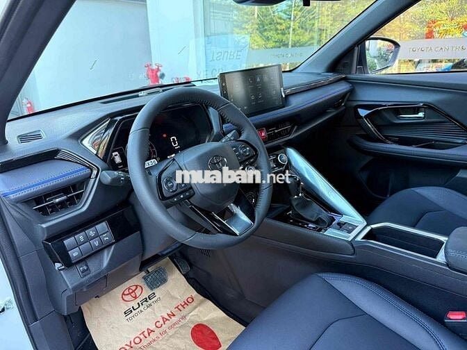 Toyota Yaris Cross 2024 1.5 D-CVT - 8.000 km