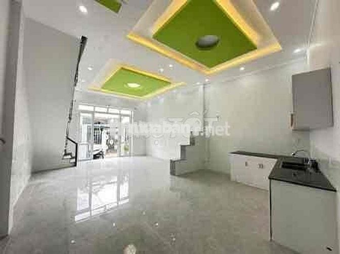 Cần bán nhà 1 trệt 1 lầu , còn mới cứng cáp , gần chợ Tân Vạn ,