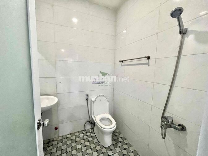 CHO THUÊ NHÀ KINH DOANH 4 TẦNG MẶT TIỀN THÍCH QUẢNG ĐỨC GIÁ 50 TRIỆU/