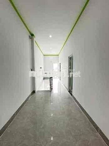Cần bán nhà 1 trệt 1 lầu , còn mới cứng cáp , gần chợ Tân Vạn ,