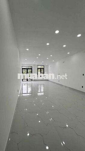 MT Lê Thị Hà ngay tt Thị Trấn Hóc Môn trệt 2 lầu 234m2 sàn suốt