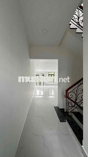 MT Lê Thị Hà ngay tt Thị Trấn Hóc Môn trệt 2 lầu 234m2 sàn suốt
