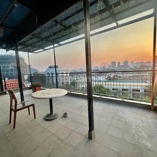 Chính chủ bán nhà đẳng cấp mặt đường Trịnh Công Sơn, Tây Hồ. 205m2