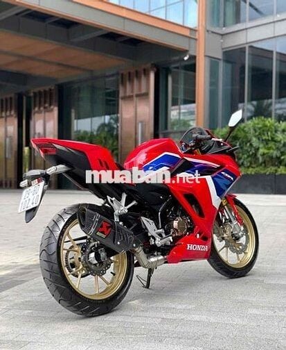 Honda CBR 150R 2024