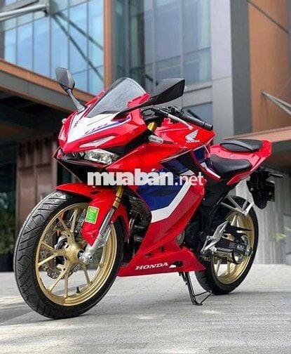 Honda CBR 150R 2024