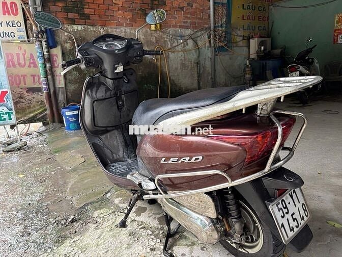 Bán Xe Honda Lead đời 2011 màu Nâu đen, xe còn tốt
