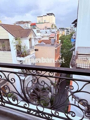 CHO THUÊ SIÊU PHẨM BALCONY CỰC THOÁNG THANG MÁY CÁCH ĐH BÁCH KHOA 500m