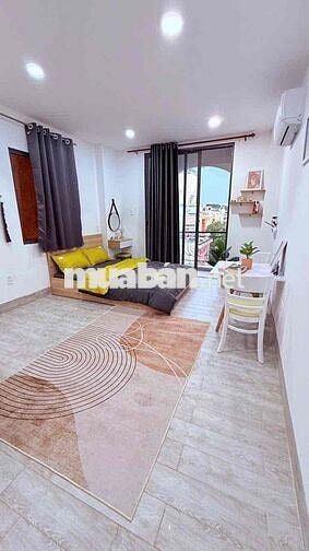 CHO THUÊ SIÊU PHẨM BALCONY CỰC THOÁNG THANG MÁY CÁCH ĐH BÁCH KHOA 500m