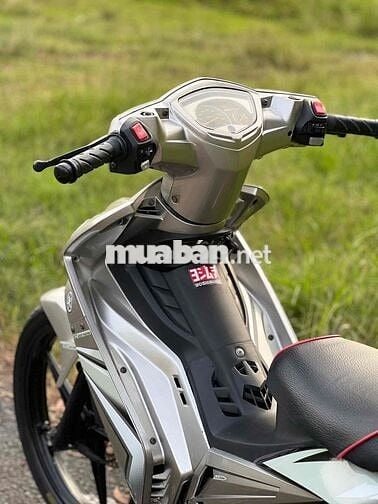 Xe côn tay Yamaha Exciter màu bạc đã dùng ,