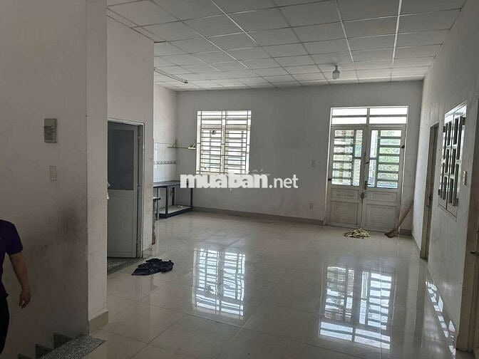 10 x 32.  Mặt Tiền Kinh Doanh . Giá vẫn còn thương lượng