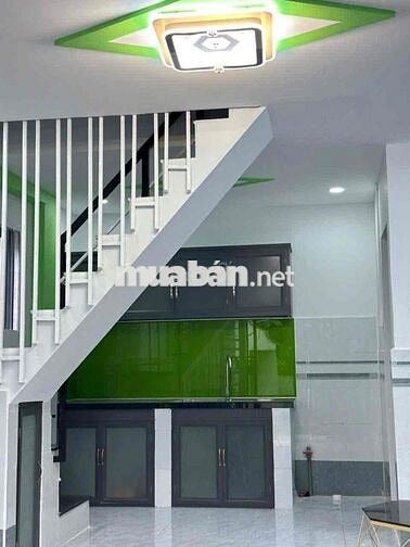 Bán Nhà  gần chợ xtt  HM: dt 4x9 1 làu 2 pn 2 wc  được giữ sổ chính