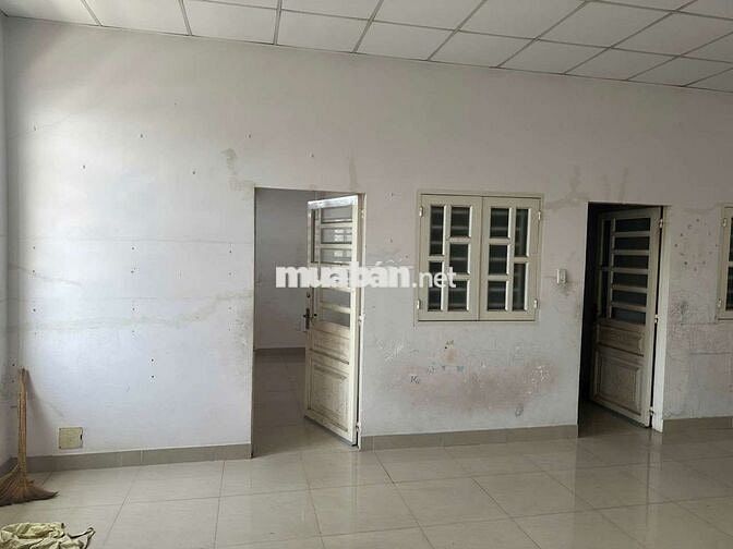 10 x 32.  Mặt Tiền Kinh Doanh . Giá vẫn còn thương lượng