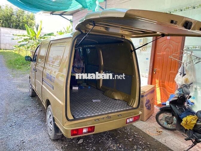 Xe tải thaco van 2s. Màu vàng đồng. Đi 4,5 vạn km