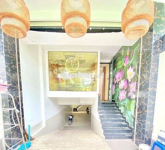 SIÊU PHẨM NHÀ ỐP KÍNH – ĐƯỜNG HOA–PHAN XÍCH LONG