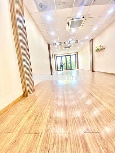 SIÊU PHẨM NHÀ ỐP KÍNH – ĐƯỜNG HOA–PHAN XÍCH LONG