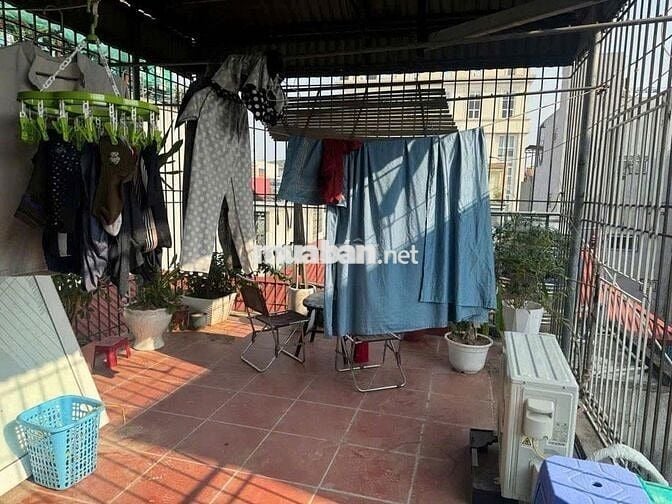 HIẾM - La Thành to ,20m ra mặt phố .Diện tích 30 x 5 tầng. Giá 5 tỷ 7