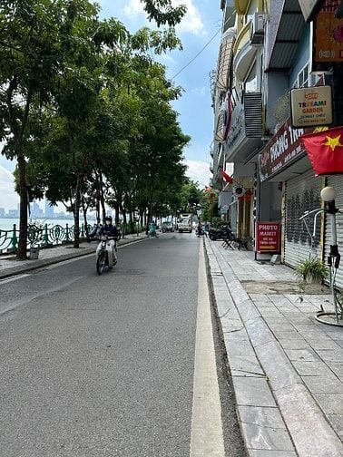 Bán nhà mặt phố Tô Ngọc Vân, Tây Hồ. Kinh doanh sầm uất. 148m2 9 tầng