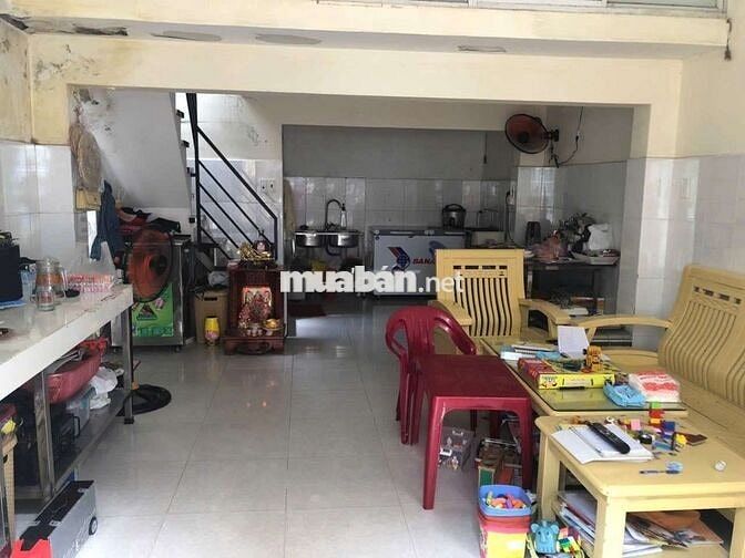 Nhà bán mặt tiền. sổ hồng riêng