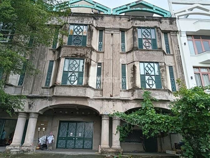 Cho thuê 2 căn liền kề 12x18 , 650m2 dtsd , sàn suốt , thông tầng
