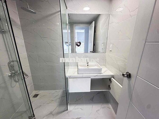 Cho thuê căn hộ 2 phòng ngủ 2WC. chung cư Orchard Garden. gần sb TSN