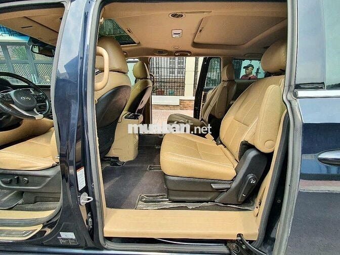 KIA Sedona 2018 – Bản full – Máy xăng 3.3L 1 chủ