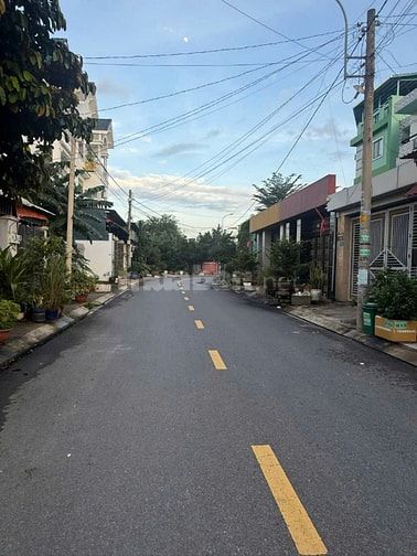 Nhà mặt tiền lớn sinh lời 4m5X30m sầm uất tiện kinh doanh 