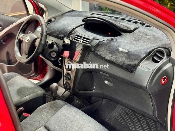 Toyota Yaris 2012 1.5 AT - 68000 km
