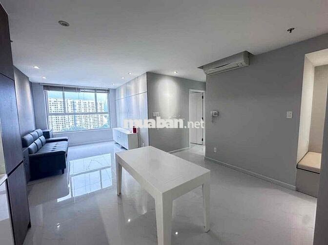 Cho thuê căn hộ 2 phòng ngủ 2WC. chung cư Orchard Garden. gần sb TSN