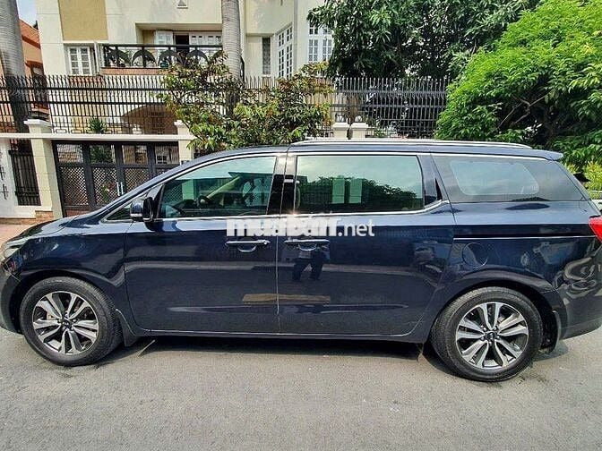 KIA Sedona 2018 – Bản full – Máy xăng 3.3L 1 chủ