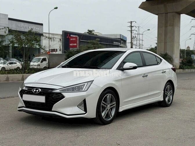 Elantra 2019 bản cao Sport 1.6 AT - 81000 km
