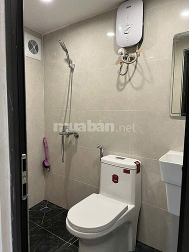 Cho thuê 01 phòng ở 12m2, chung cư dân trí cao, Trung tâm thành phố