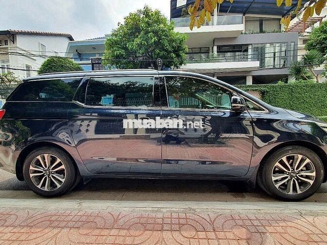 KIA Sedona 2018 – Bản full – Máy xăng 3.3L 1 chủ