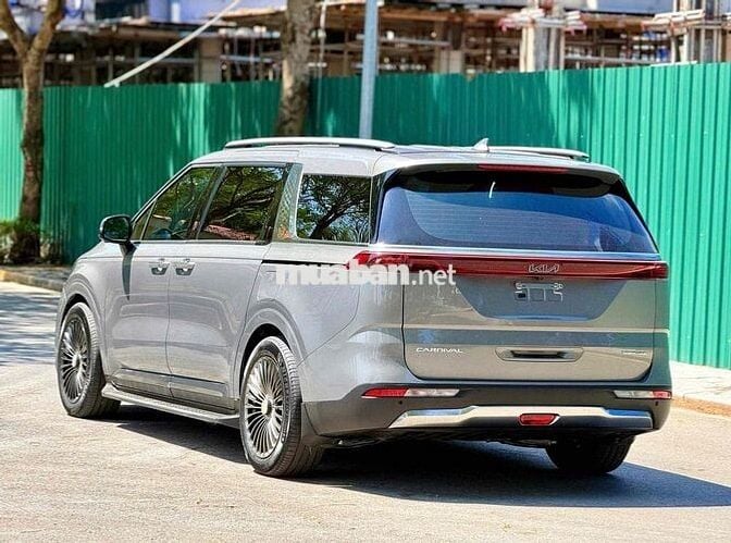 Kia Carnival Signature 2.2D sản xuất 2023