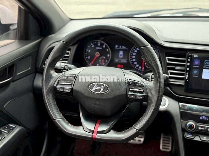 Elantra 2019 bản cao Sport 1.6 AT - 81000 km