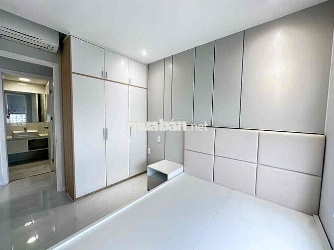 Cho thuê căn hộ 2 phòng ngủ 2WC. chung cư Orchard Garden. gần sb TSN