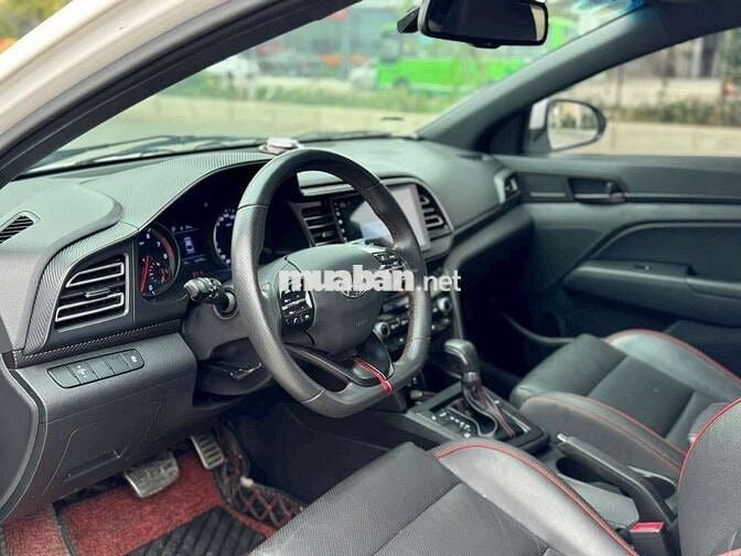 Elantra 2019 bản cao Sport 1.6 AT - 81000 km