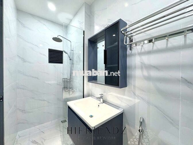 STUDIO BAN CÔNG_CỬA SỔ FULL NGAY TRUNG TÂM Q5_THANG MÁY_50M2