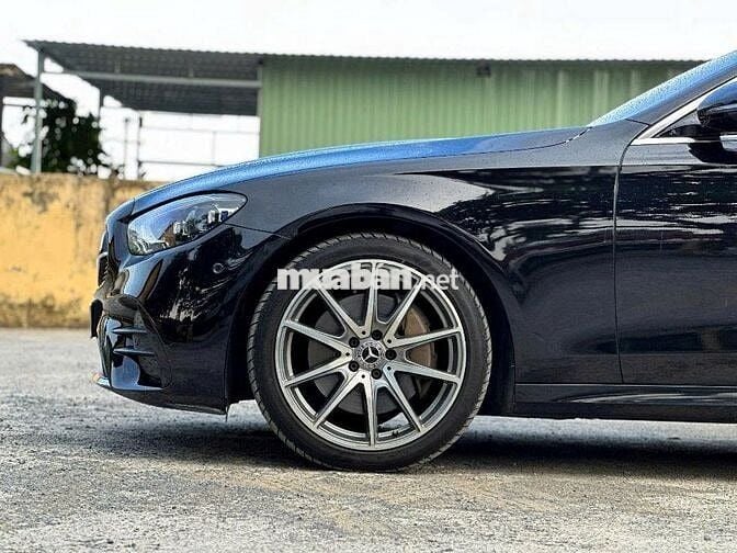 Mercedes-Benz E300 AMG 2022-29000km