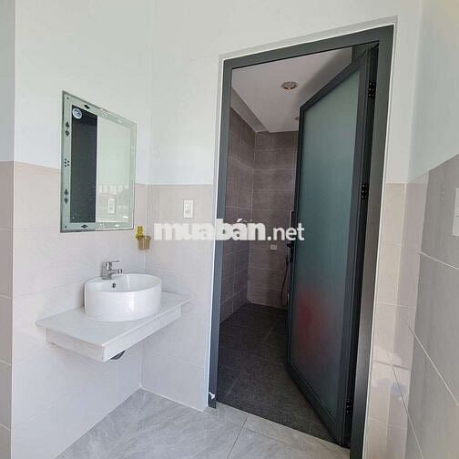Bán nhà sổ riêng thổ cư gần Trường cấp 2 Võ Trường Toản .
Tường xây 20