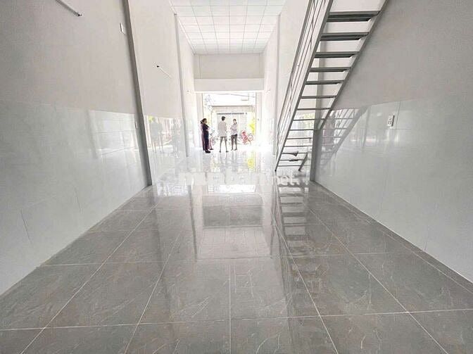 Nhà trệt trống suốt có gác lửng đúc 1wc DT 4❌17.Hẽm 8m Thông LE VQuoi
