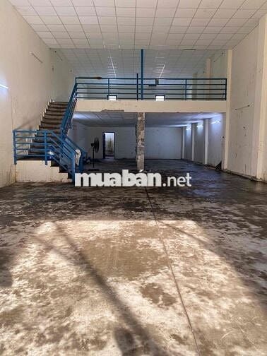 Kho, xưởng 320m2 Đường xe Conten 24/24 Hóc Môn