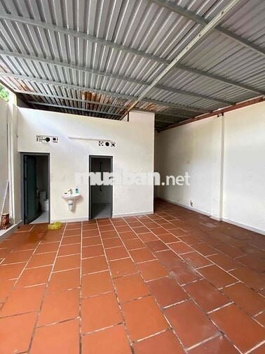 Kho, xưởng 320m2 Đường xe Conten 24/24 Hóc Môn