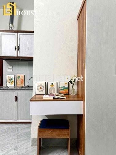 CCMN PHỐ CẦU GIẤY. BAN CÔNG RỘNG. GIÁ 5Tr5