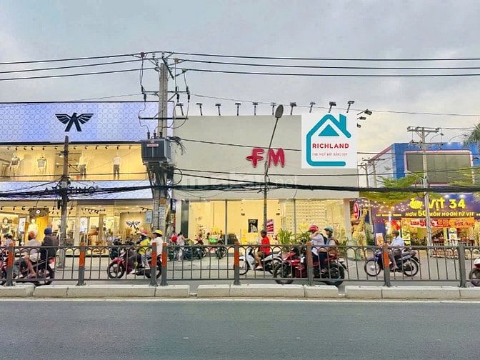 Cho thuê nhà Góc 2 mặt tiền: 645 Quang Trung, P11, Gò Vấp 10x40