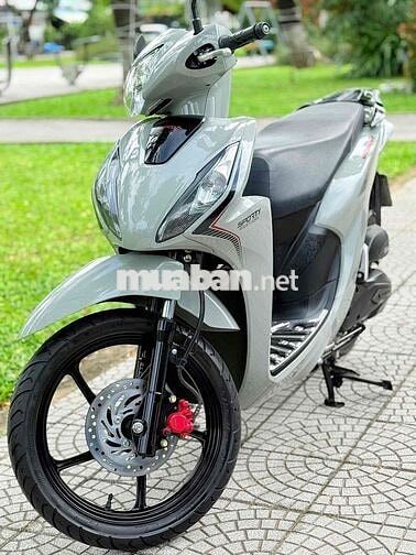 Vision 2024 đi 4 ngàn. phiên bản thể thao cao cấp